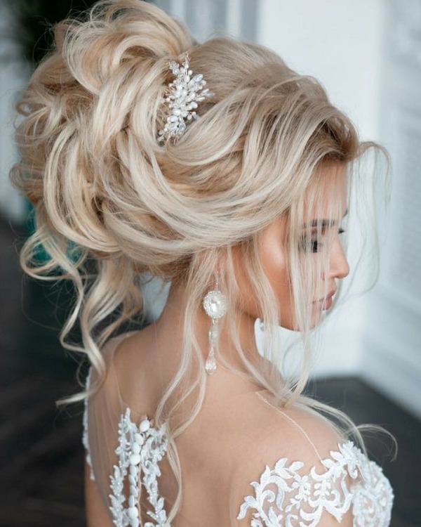 Bridal updo hairstyle at EWA Blowdry
